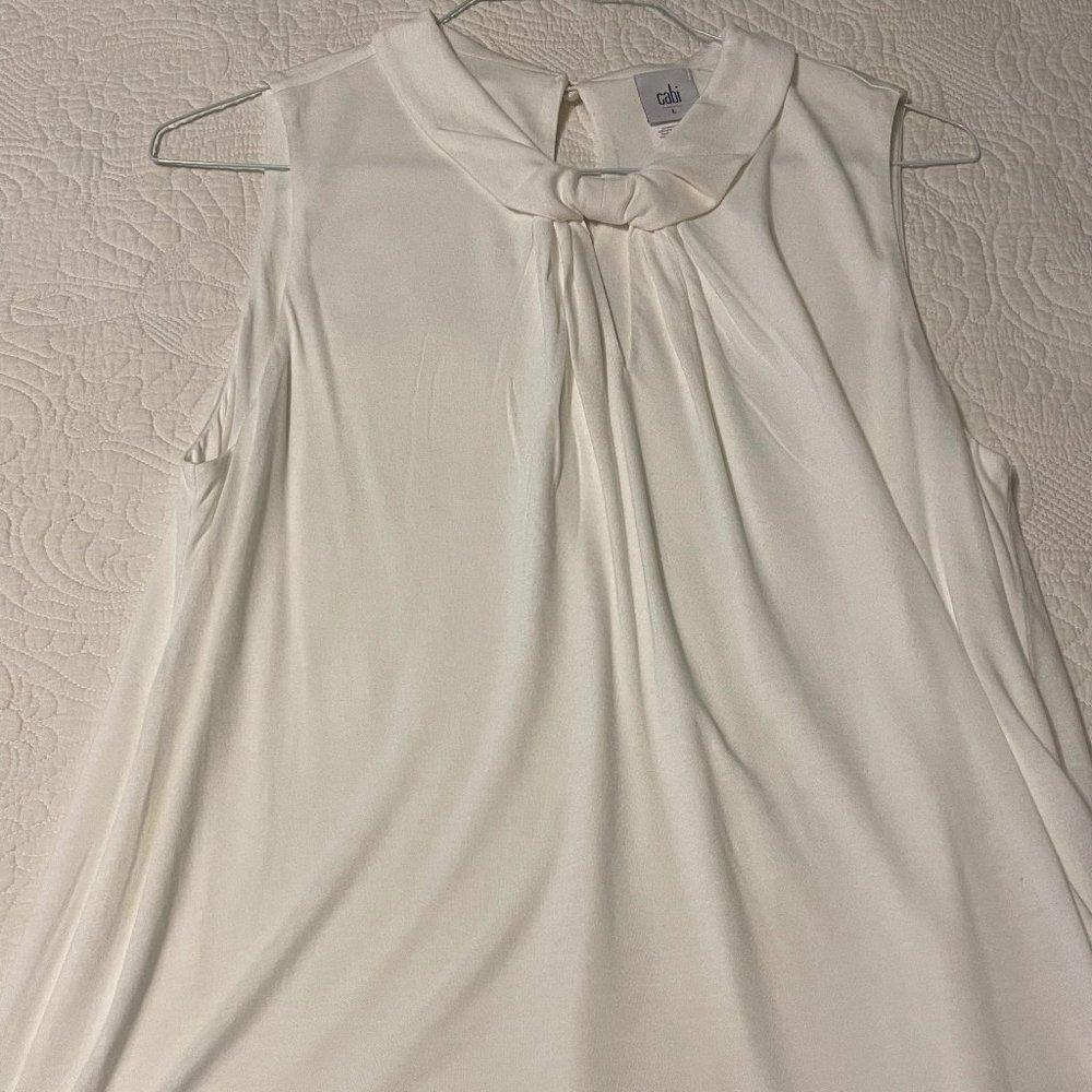 Cabi 5756 White Province Keyhole Top Size Large